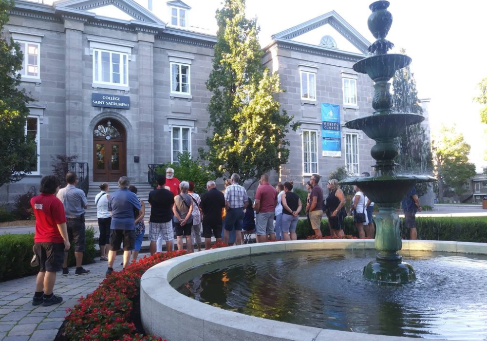 Recherch&eacute;(e)s : &eacute;tudiant(e)s en histoire pour animer des visites guid&eacute;es.