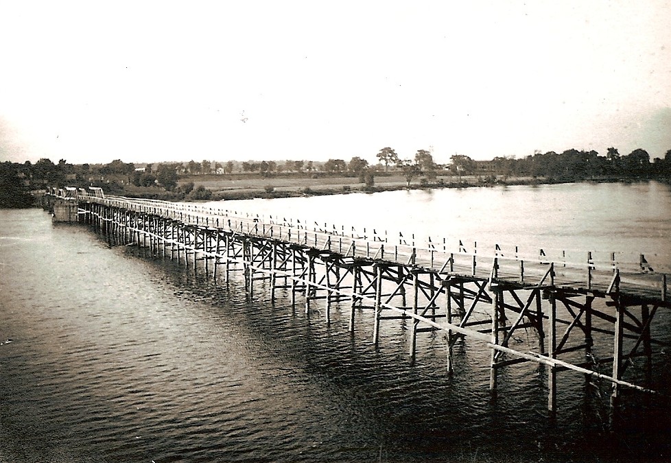 Premier pont de bois